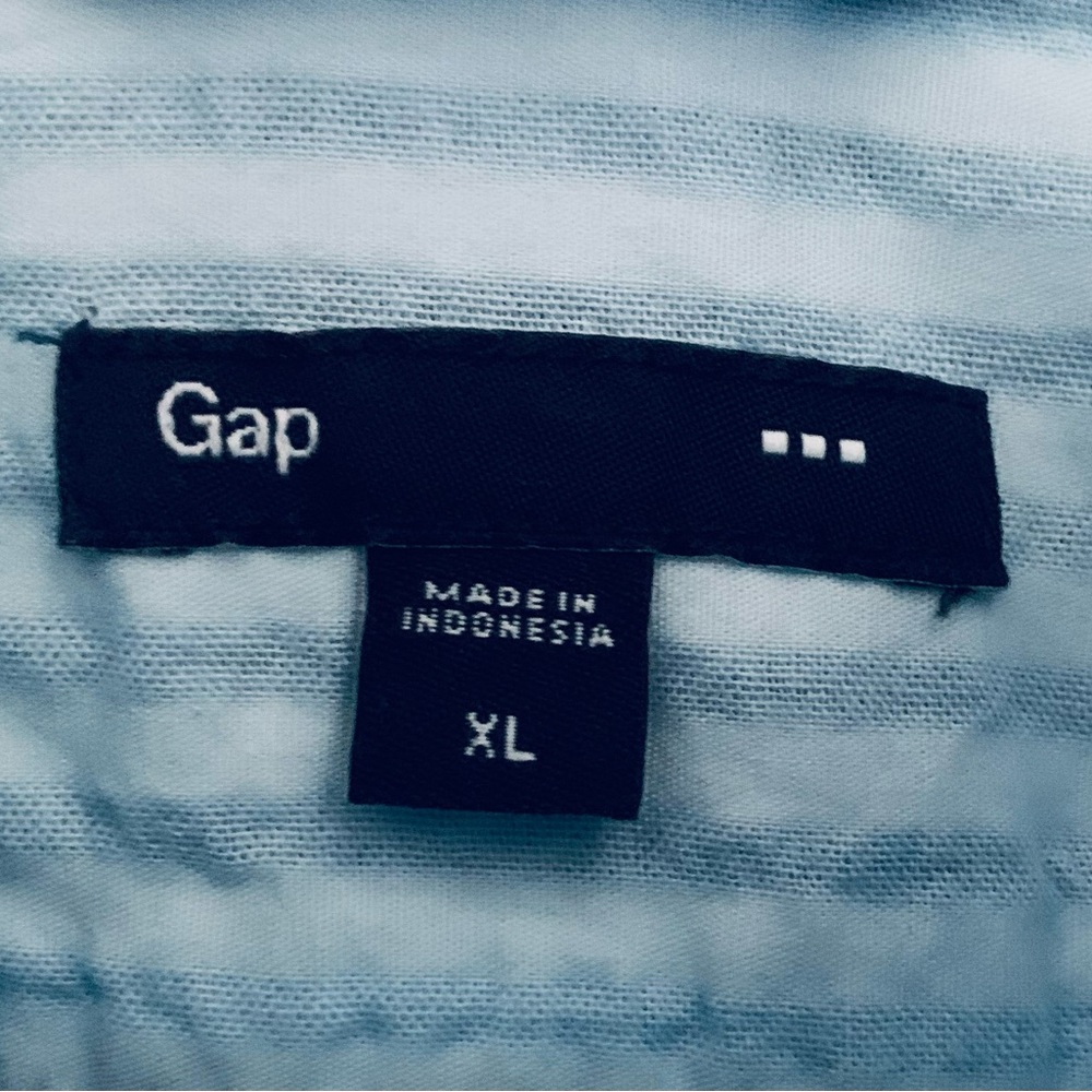 3 Men’s Shirts XL:Calvin Klein, Banana Republic, and Gap , Excellent - Picture 7 of 12